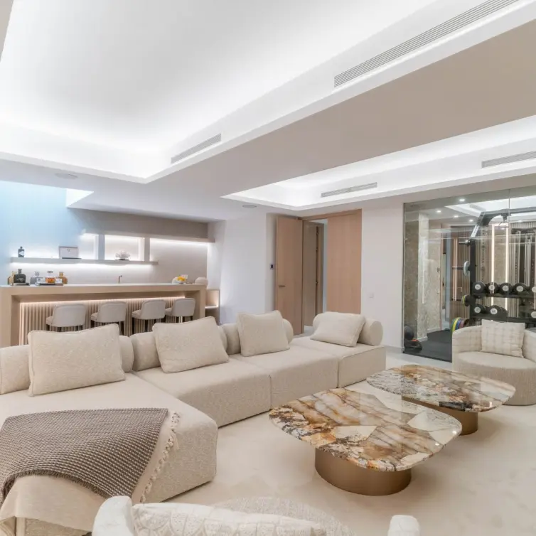 Sale of detached villa in Nueva Andalucía