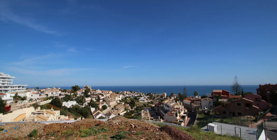 Sale of residential plot in Fuengirola 3