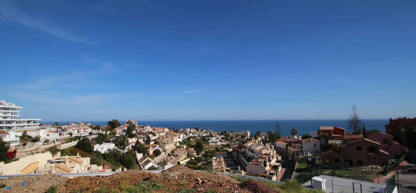 Sale of residential plot in Fuengirola 2