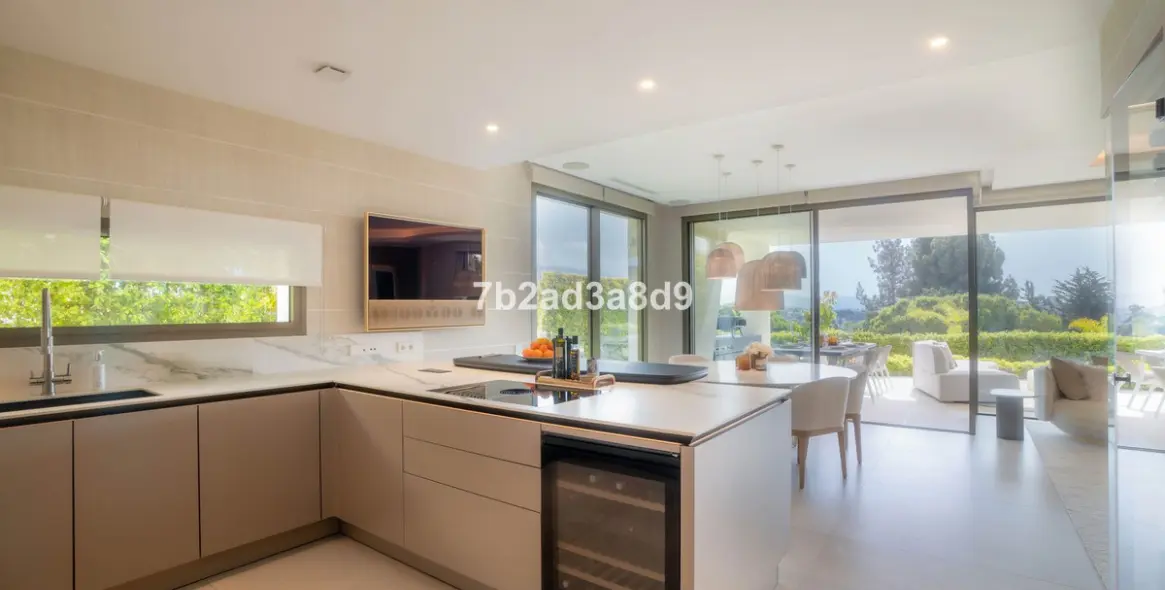 Sale of detached villa in Nueva Andalucía 7