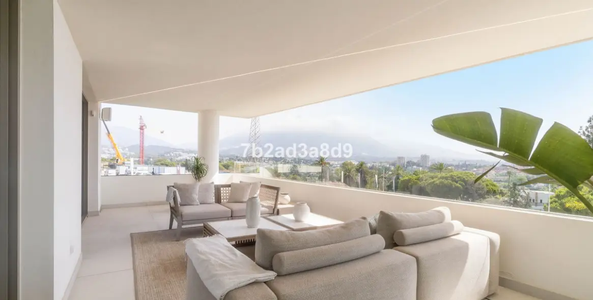 Sale of detached villa in Nueva Andalucía 12