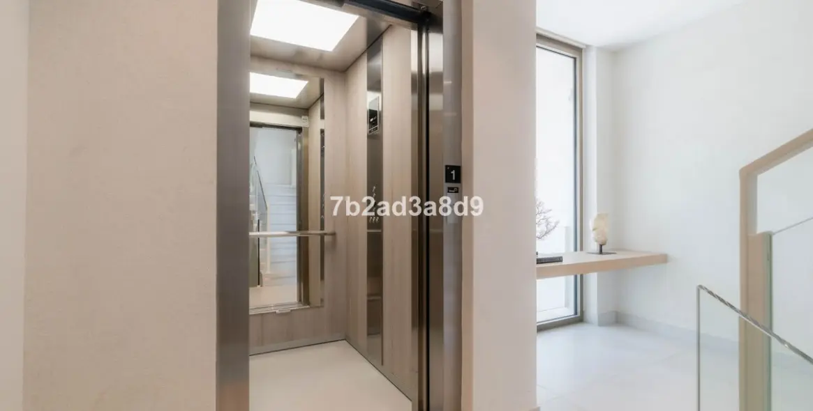 Sale of detached villa in Nueva Andalucía 15