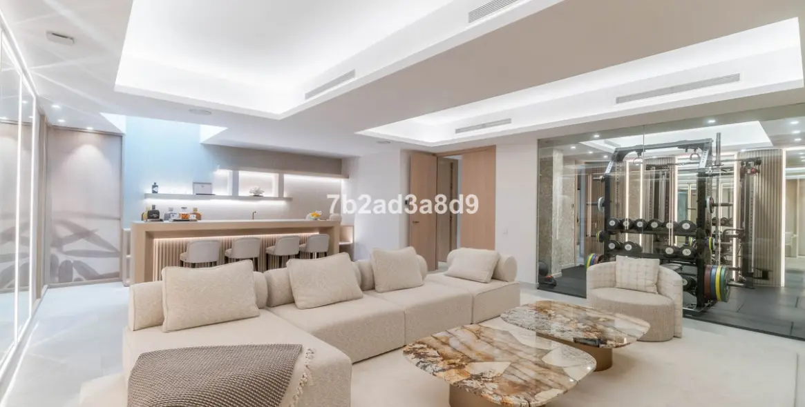 Sale of detached villa in Nueva Andalucía 18