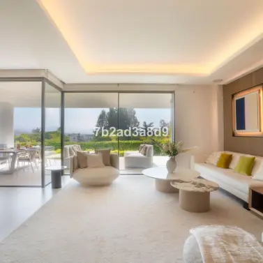 Sale of detached villa in Nueva Andalucía