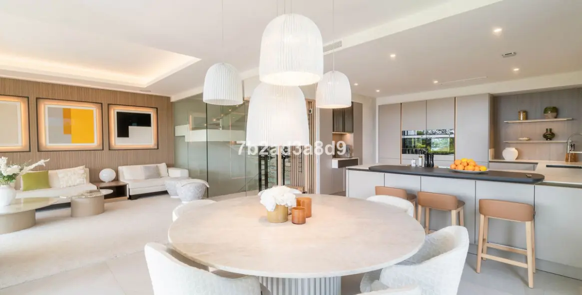 Sale of detached villa in Nueva Andalucía 25