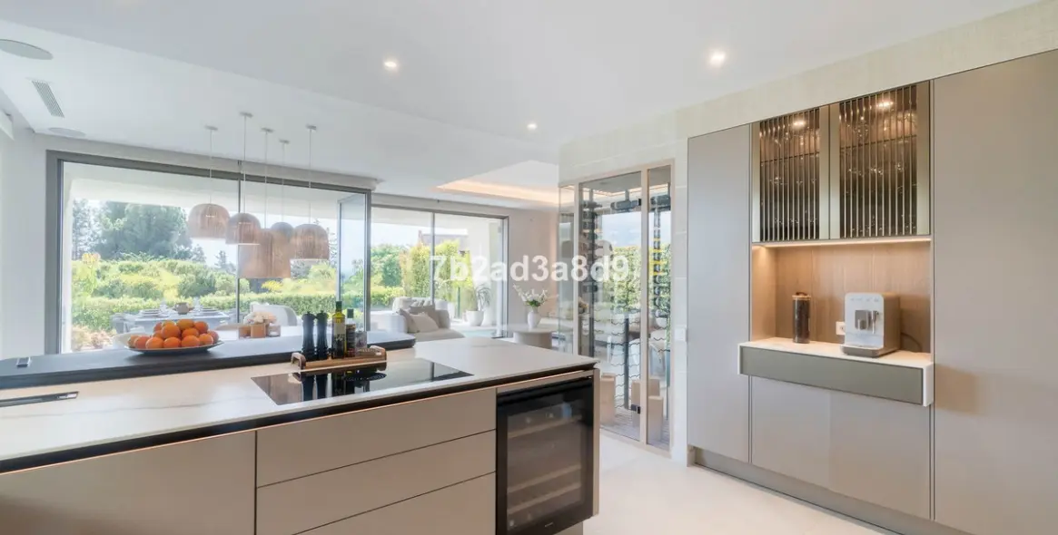 Sale of detached villa in Nueva Andalucía 26