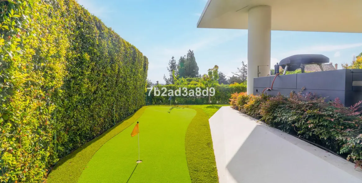 Sale of detached villa in Nueva Andalucía 29