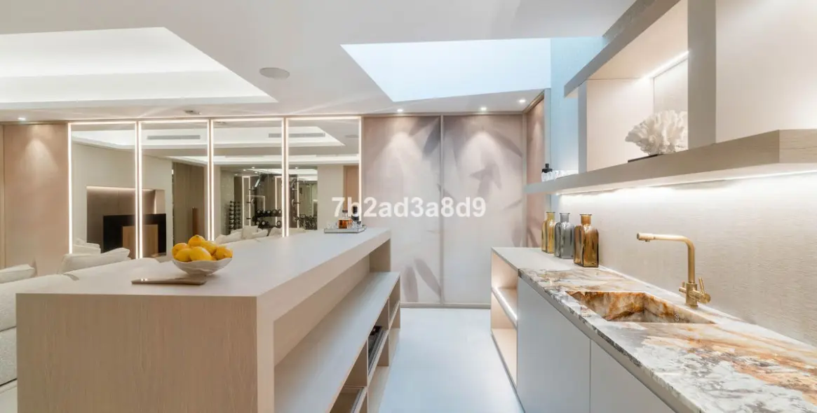 Sale of detached villa in Nueva Andalucía 30