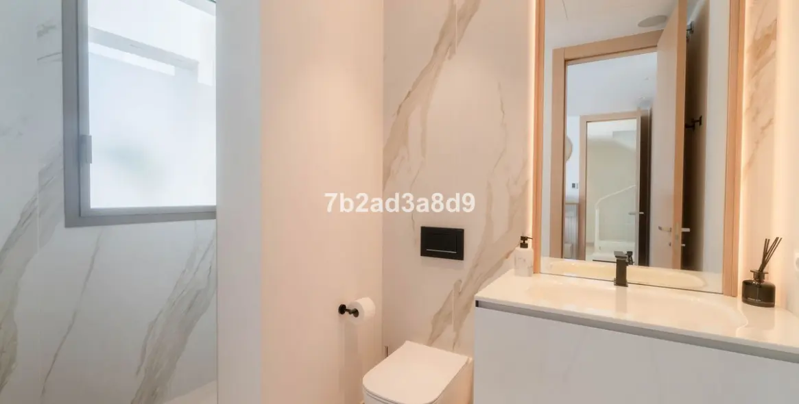 Sale of detached villa in Nueva Andalucía 36