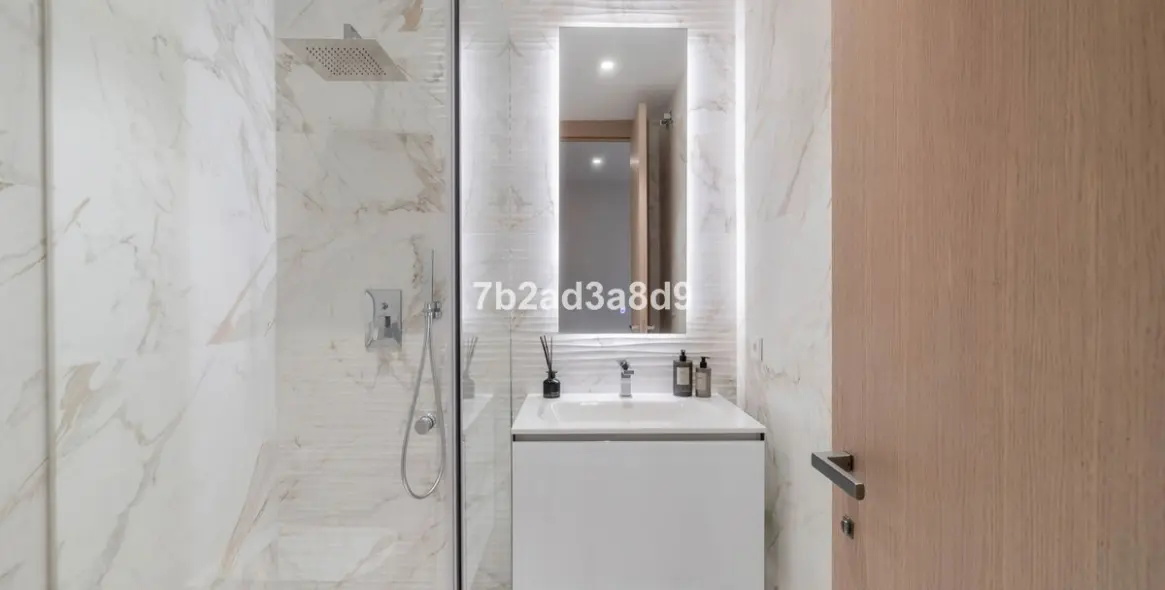 Sale of detached villa in Nueva Andalucía 38