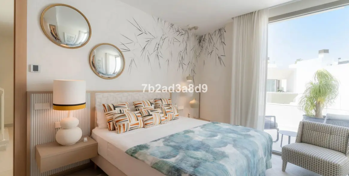 Sale of detached villa in Nueva Andalucía 40