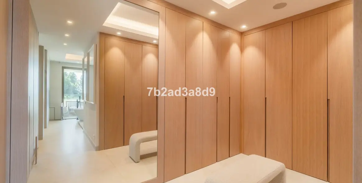 Sale of detached villa in Nueva Andalucía 41