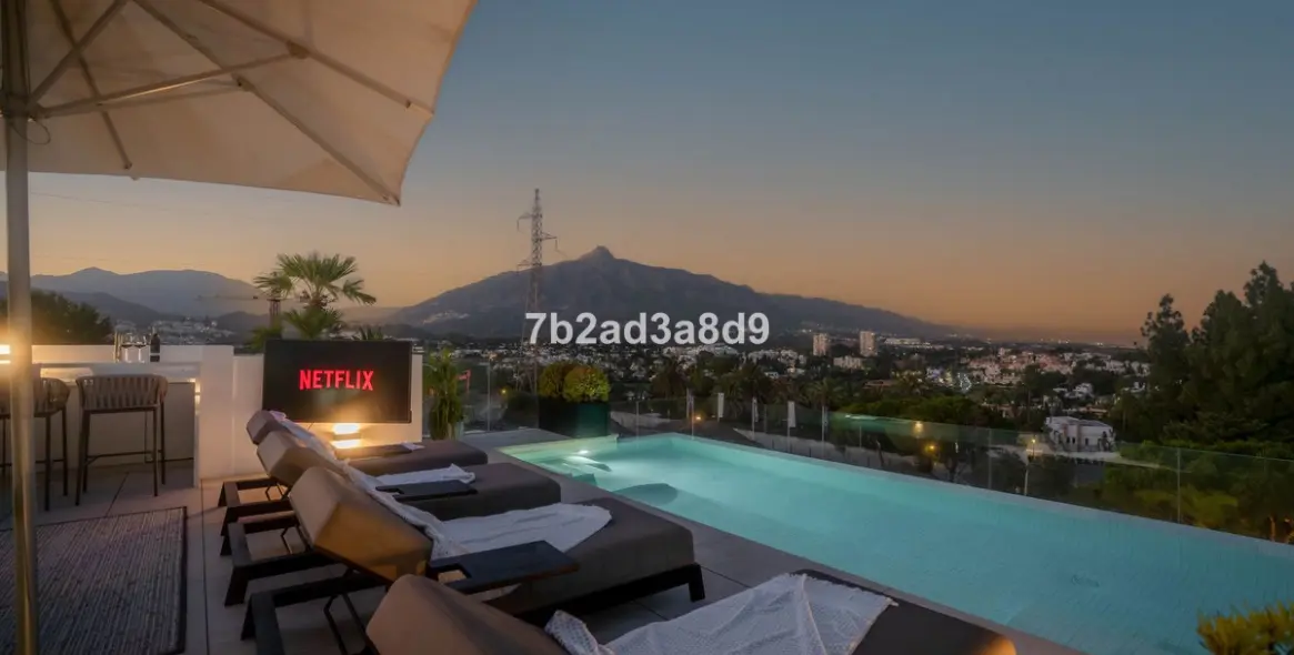 Sale of detached villa in Nueva Andalucía 50