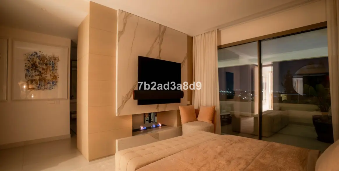 Sale of detached villa in Nueva Andalucía 52