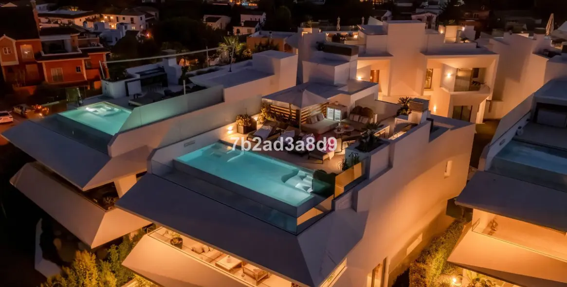 Sale of detached villa in Nueva Andalucía 54