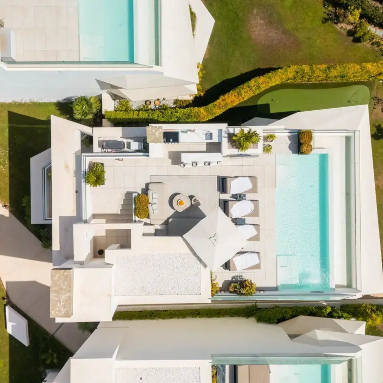 Sale of detached villa in Nueva Andalucía