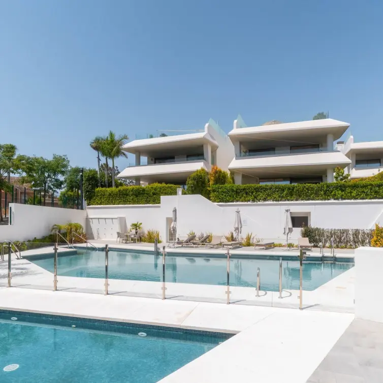 Sale of detached villa in Nueva Andalucía