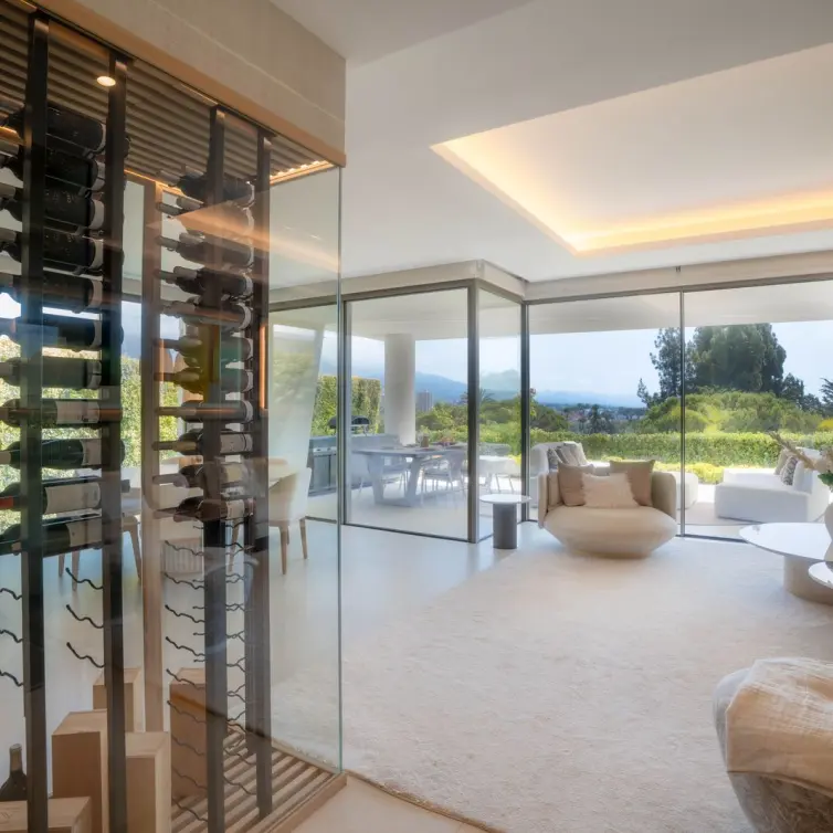 Sale of detached villa in Nueva Andalucía