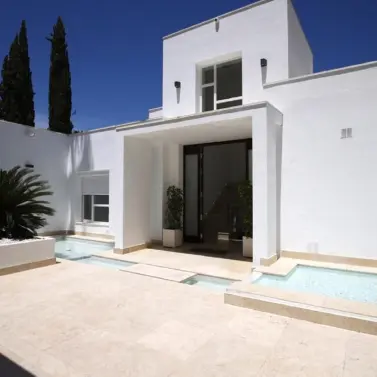 Venta de villa independiente en Las Brisas