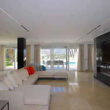 Sale of detached villa in Las Brisas