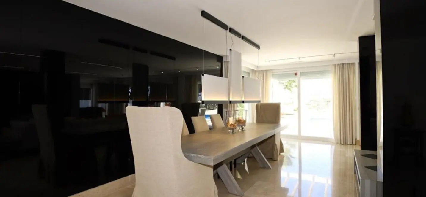 Sale of detached villa in Las Brisas 4