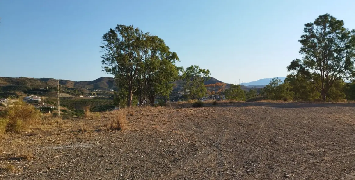 Sale of residential plot in Costa del Sol East 7