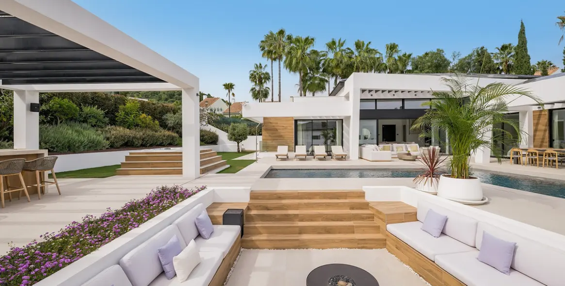 Продажа  отдельно стоящей виллы в Nueva Andalucía 2