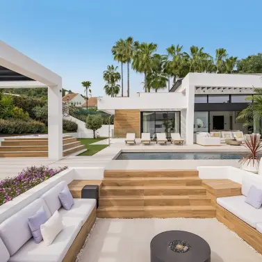 Venta de villa independiente en Nueva Andalucía