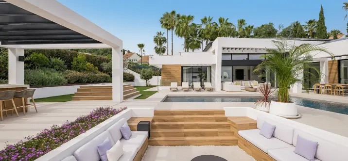 Venta de villa independiente en Nueva Andalucía 1