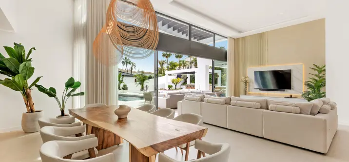 Venta de villa independiente en Nueva Andalucía 3