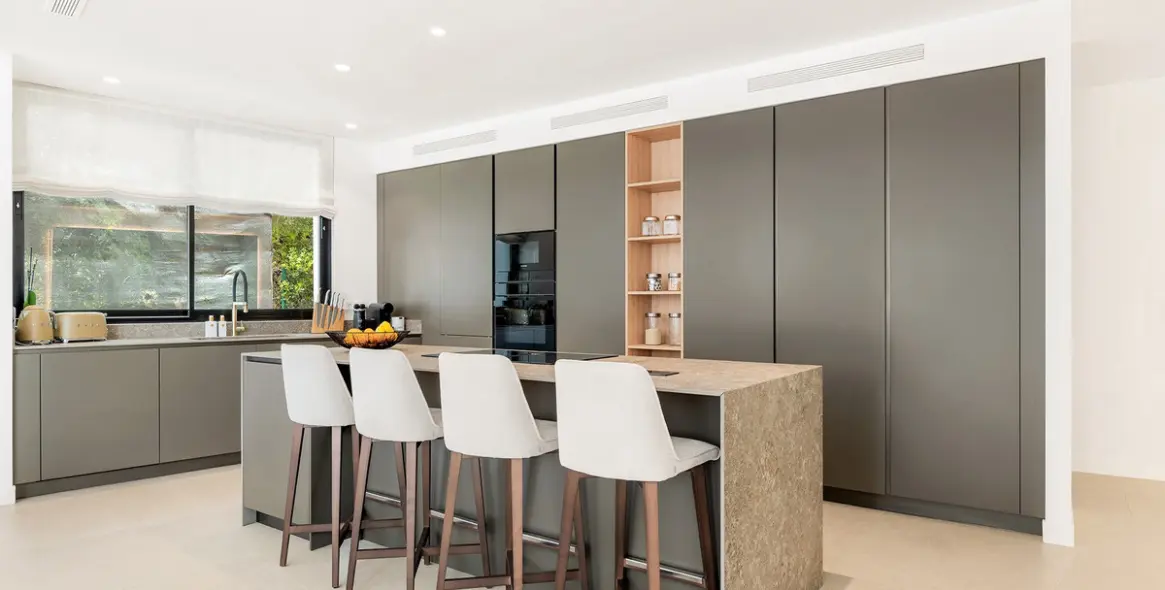 Продажа  отдельно стоящей виллы в Nueva Andalucía 8