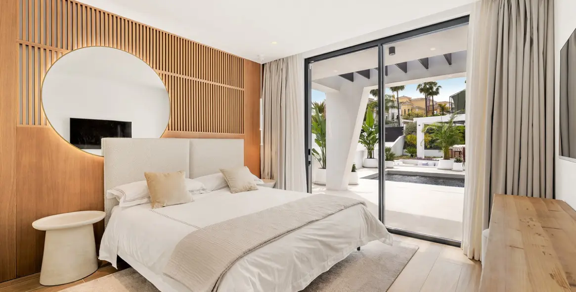 Продажа  отдельно стоящей виллы в Nueva Andalucía 9