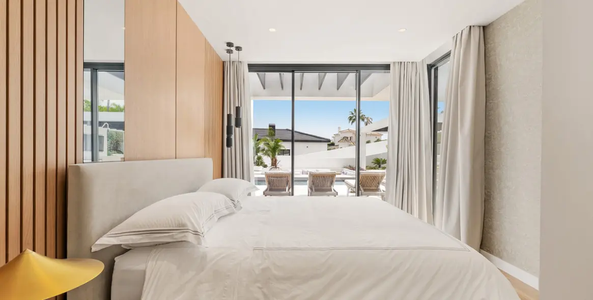 Продажа  отдельно стоящей виллы в Nueva Andalucía 12