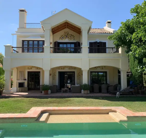 Villa independiente R3761173