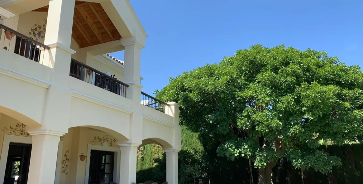 Venta de villa independiente en Marbella (distrito Sierra Blanca) 2