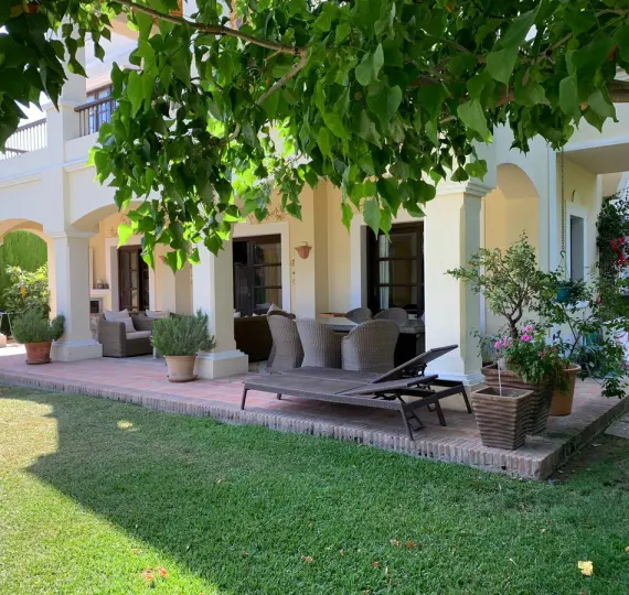 Villa independiente R3761173