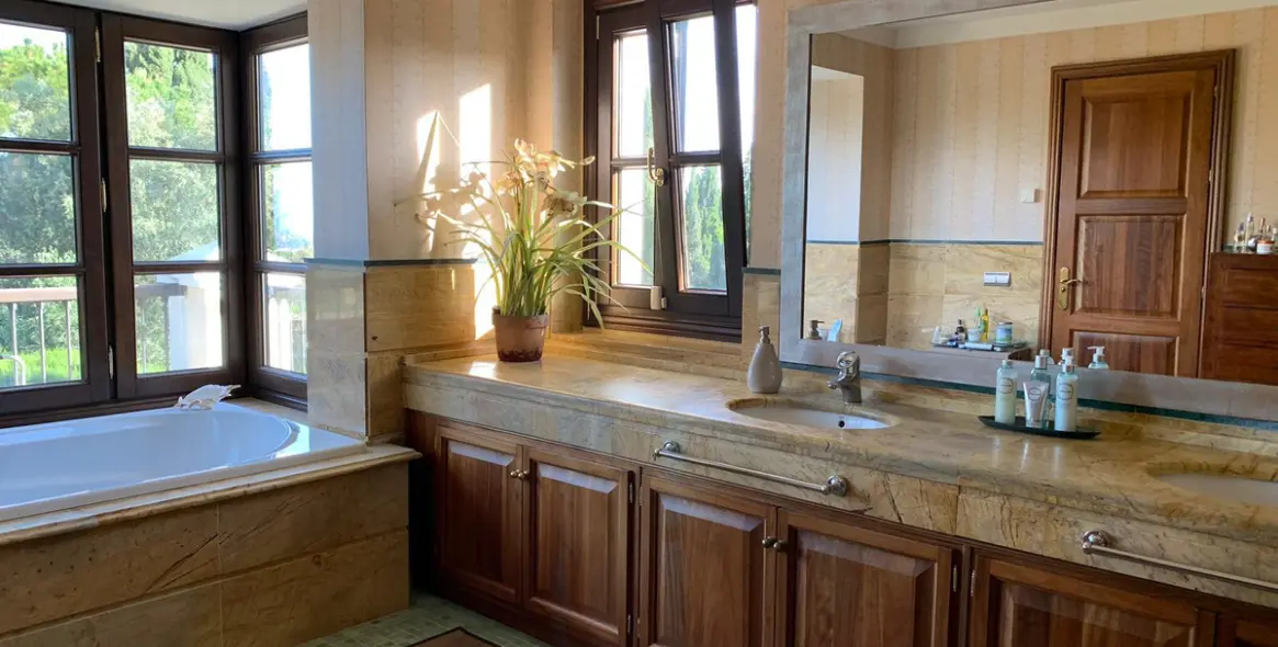 Long-term rent of detached villa in Sierra Blanca 19