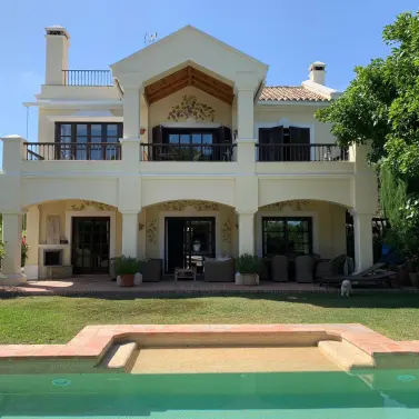 Long-term rent of detached villa in Sierra Blanca