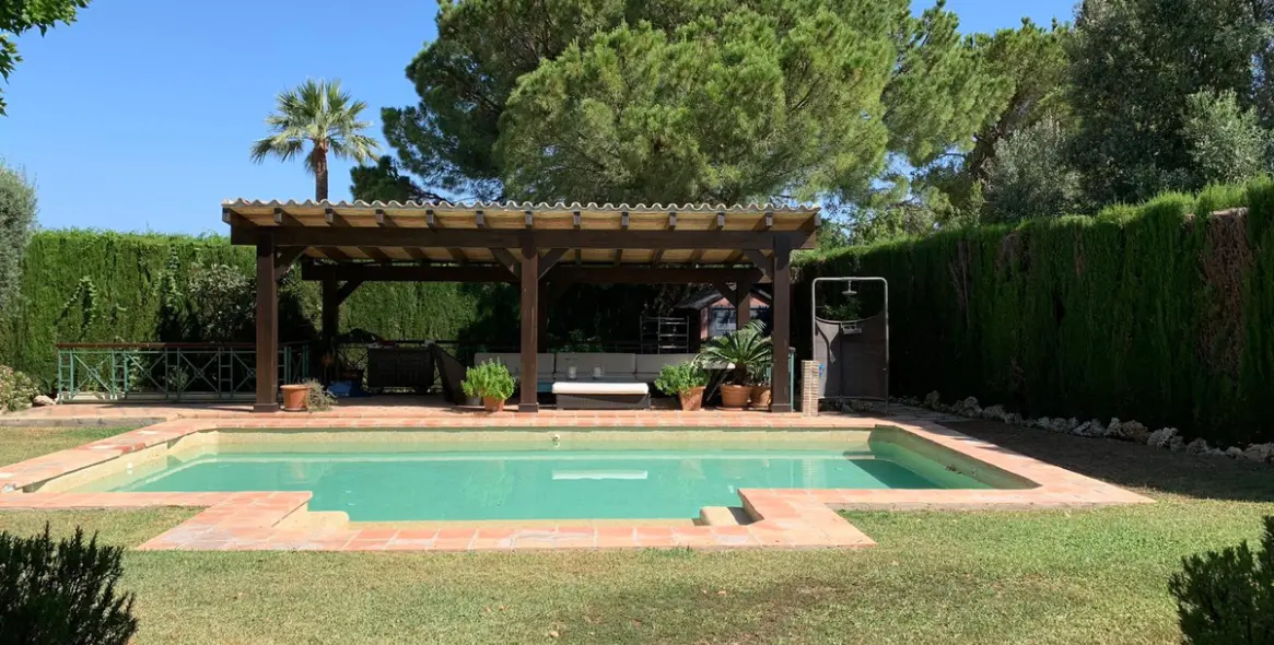 Long-term rent of detached villa in Sierra Blanca 3