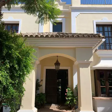 Long-term rent of detached villa in Sierra Blanca