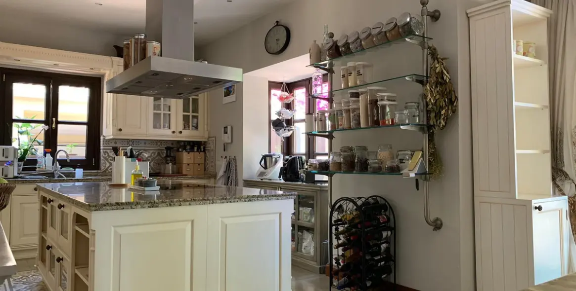 Long-term rent of detached villa in Sierra Blanca 14