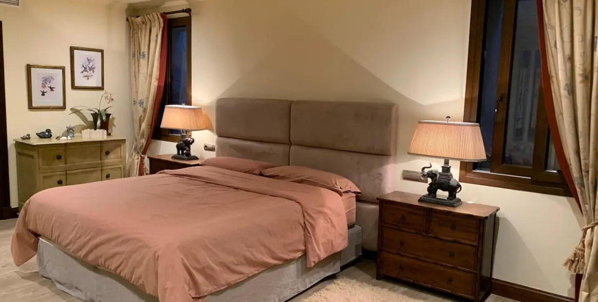 Long-term rent of detached villa in Sierra Blanca 26