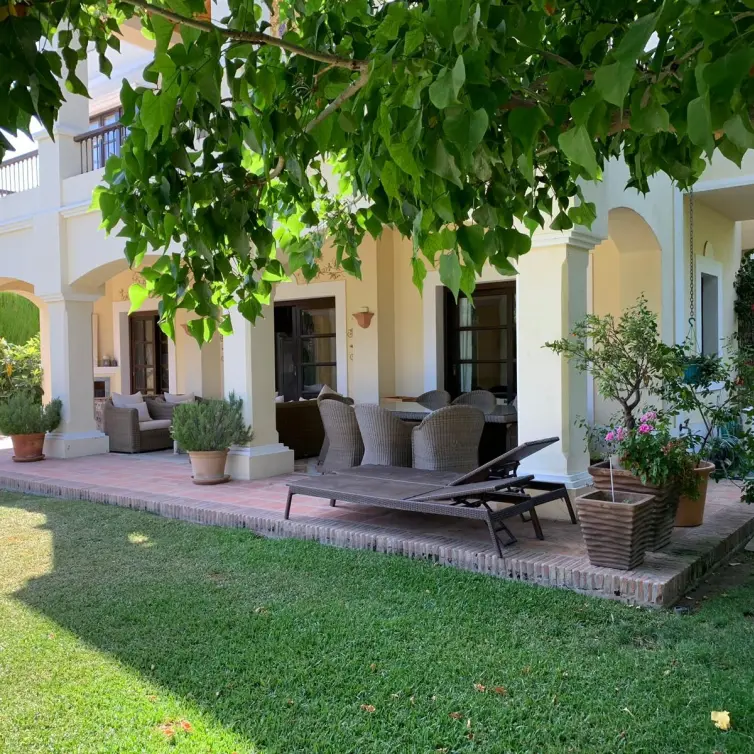 Sale of detached villa in Sierra Blanca