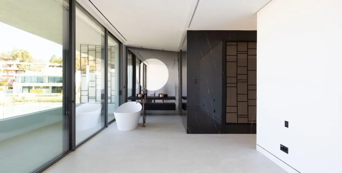 Продажа дома на две семьи в The Golden Mile 13