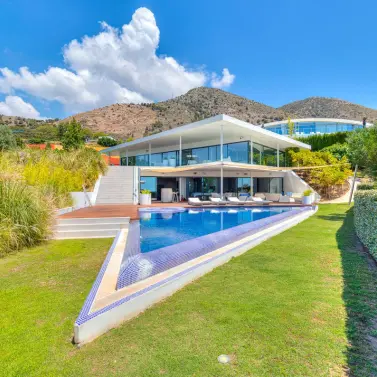 Продажа  отдельно стоящей виллы в Fuengirola