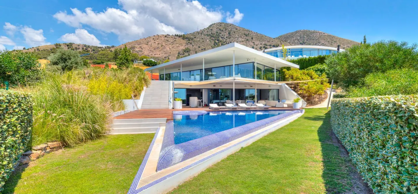 Venta de villa independiente en Fuengirola 0