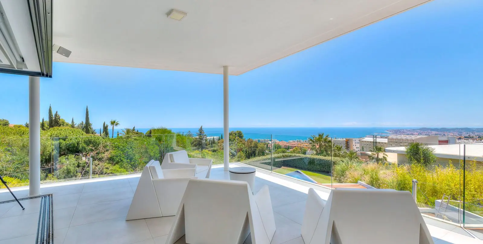 Продажа  отдельно стоящей виллы в Fuengirola 3