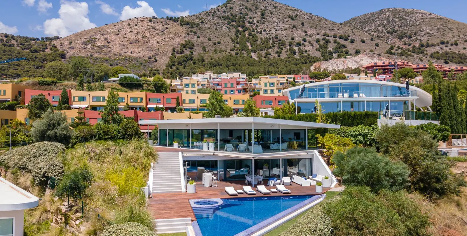Продажа  отдельно стоящей виллы в Fuengirola 27