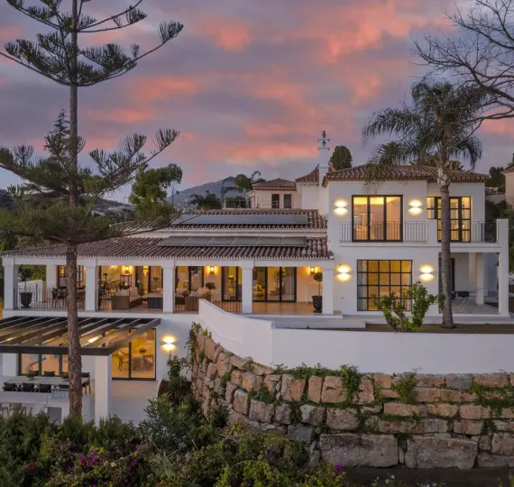 Sale of detached villa in El Paraiso