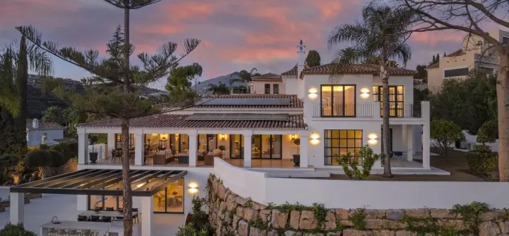 Sale of detached villa in El Paraiso 0